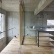 curved-concrete-house-with-interior-courtyard-5-thumb-630x472-11615