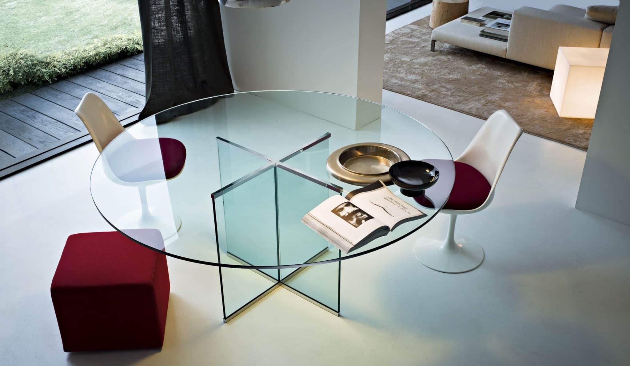Okrogla, kvadratna ali ovalna: Kakšna miza je prava za vas?