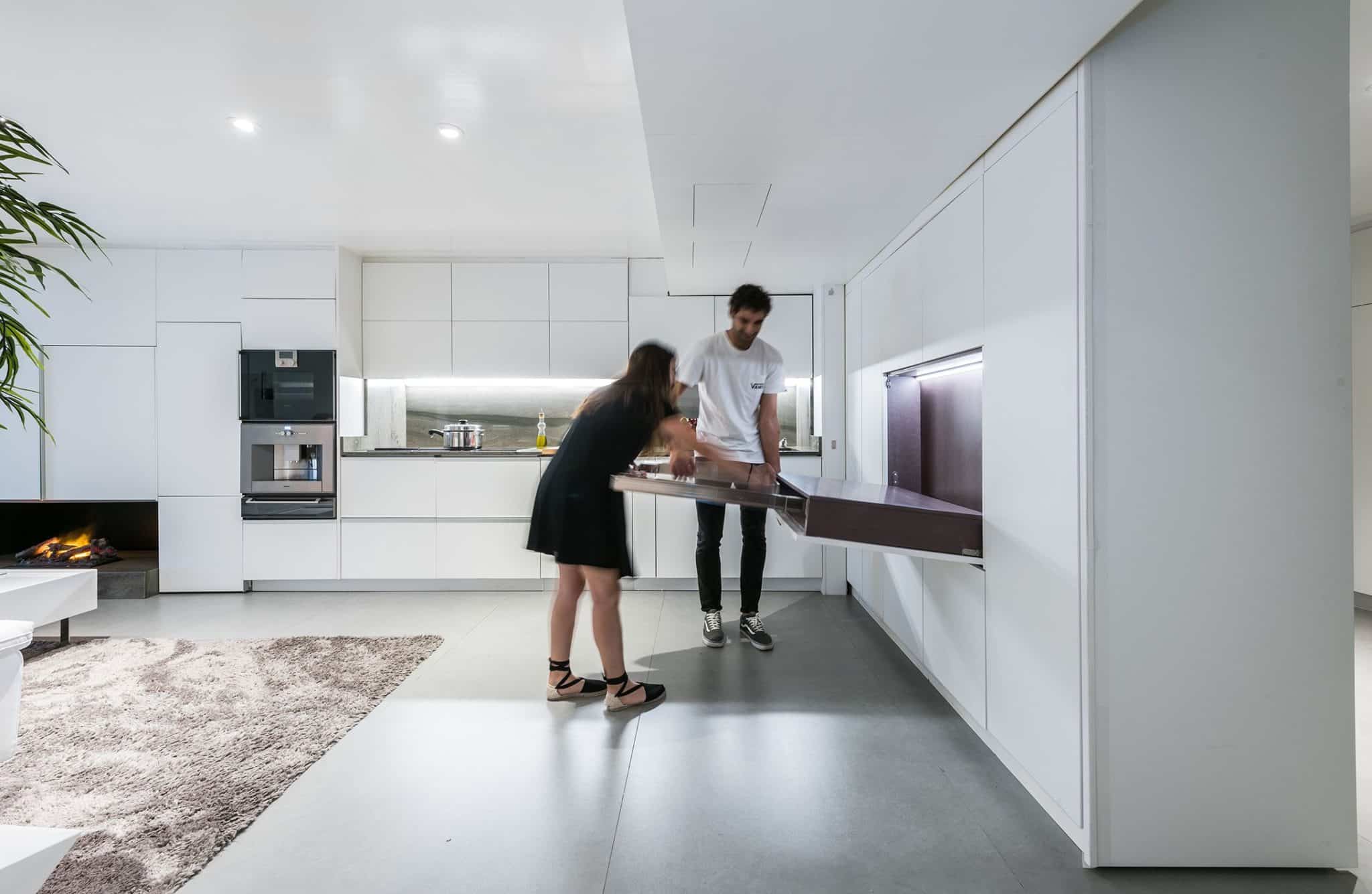 Neverjetni večnamenski interierji: premično in zložljivo pohištvo za majhna stanovanja