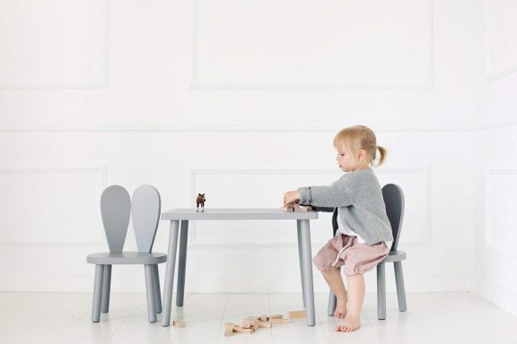 Otroške mize in stoli: Seti, ki spodbujajo kreativnost