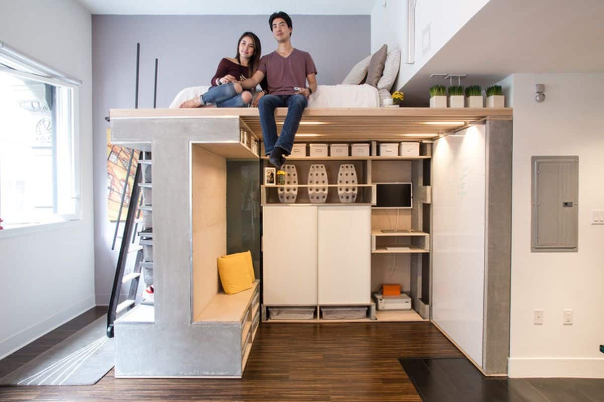 Kadar na tleh ni prostora, spalnico preselite pod streho: Postelje v špici