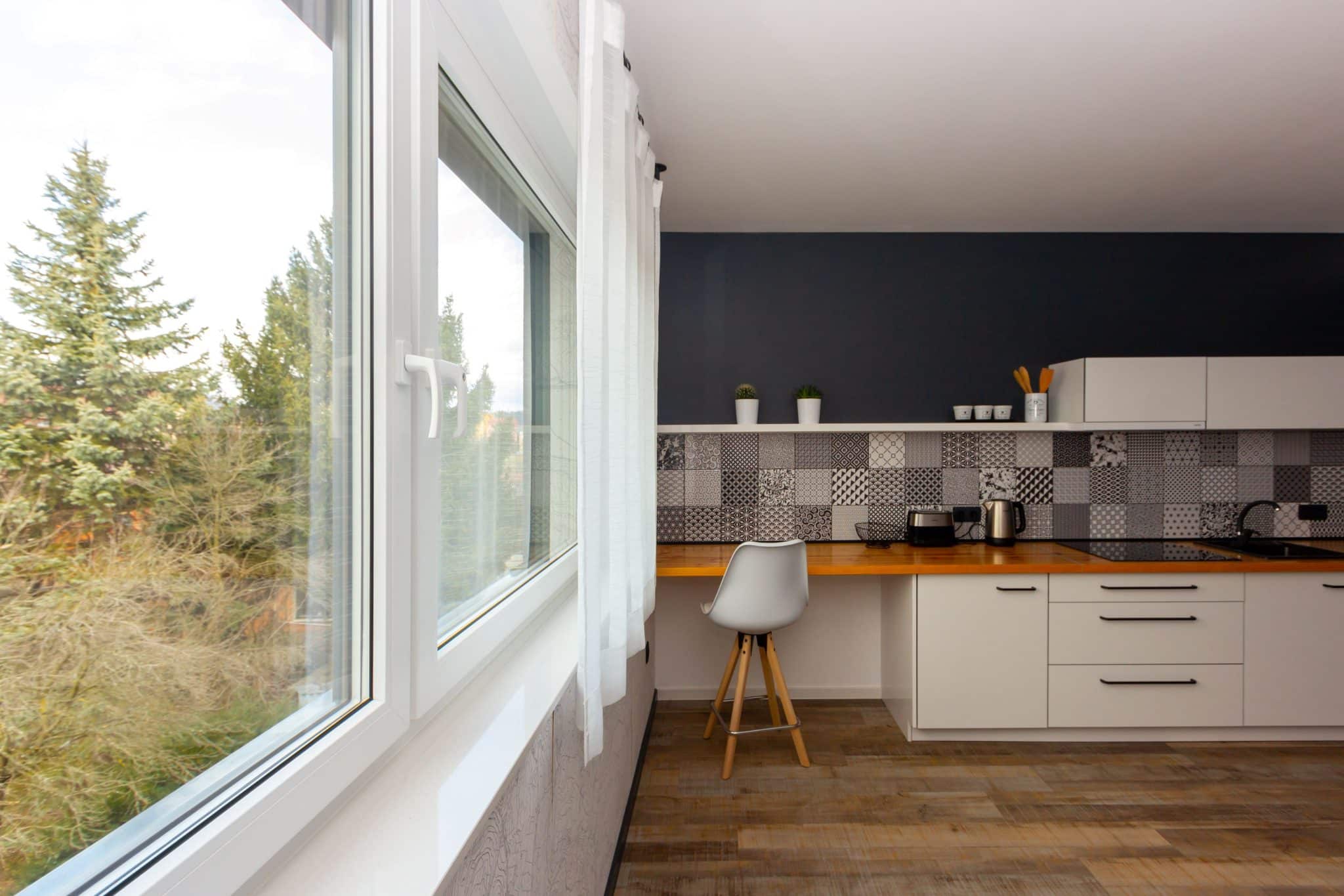 Okna prihodnosti: ko trajnost sreča lepoto prebivanja