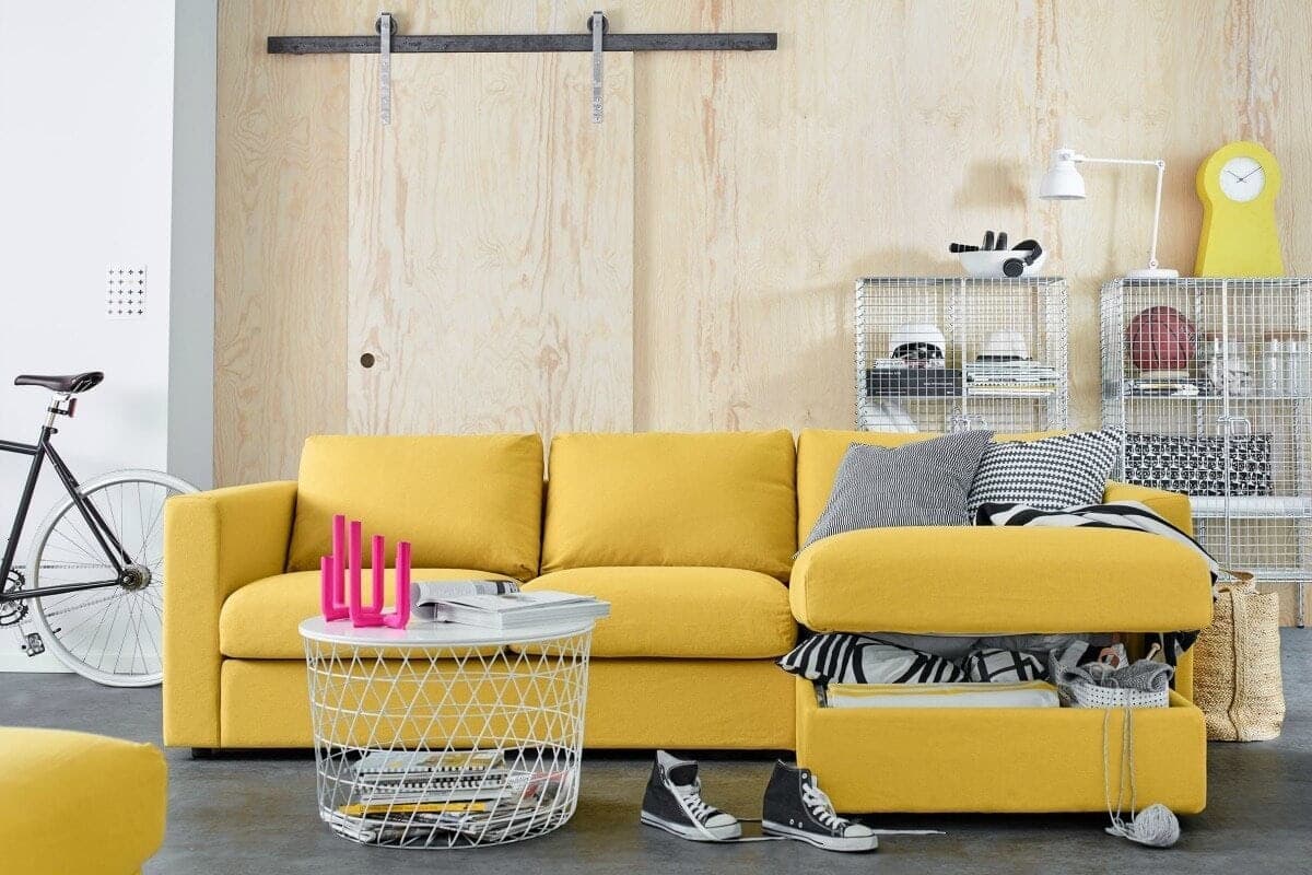 Za stanovanja s prostorsko stisko: kavči s shranjevalnim prostorom