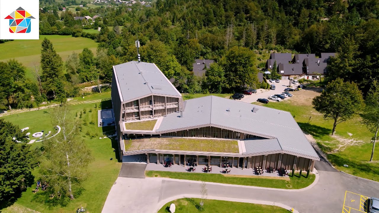Hotel Bohinj: sodobno v dialogu s tradicionalno alpsko arhitekturo