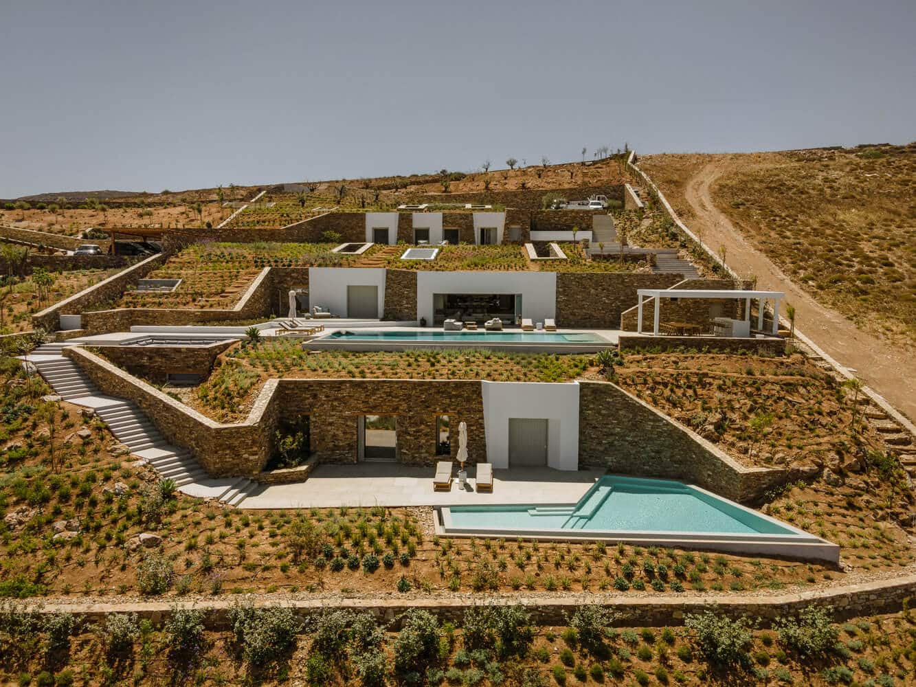 Čudovita sredozemska vila, ki se spaja z grško zemljo