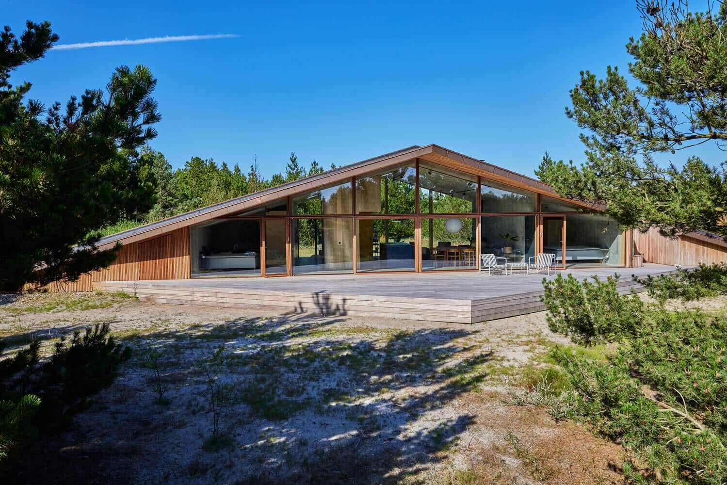 Trikotna počitniška hišica v neokrnjeni danski naravi