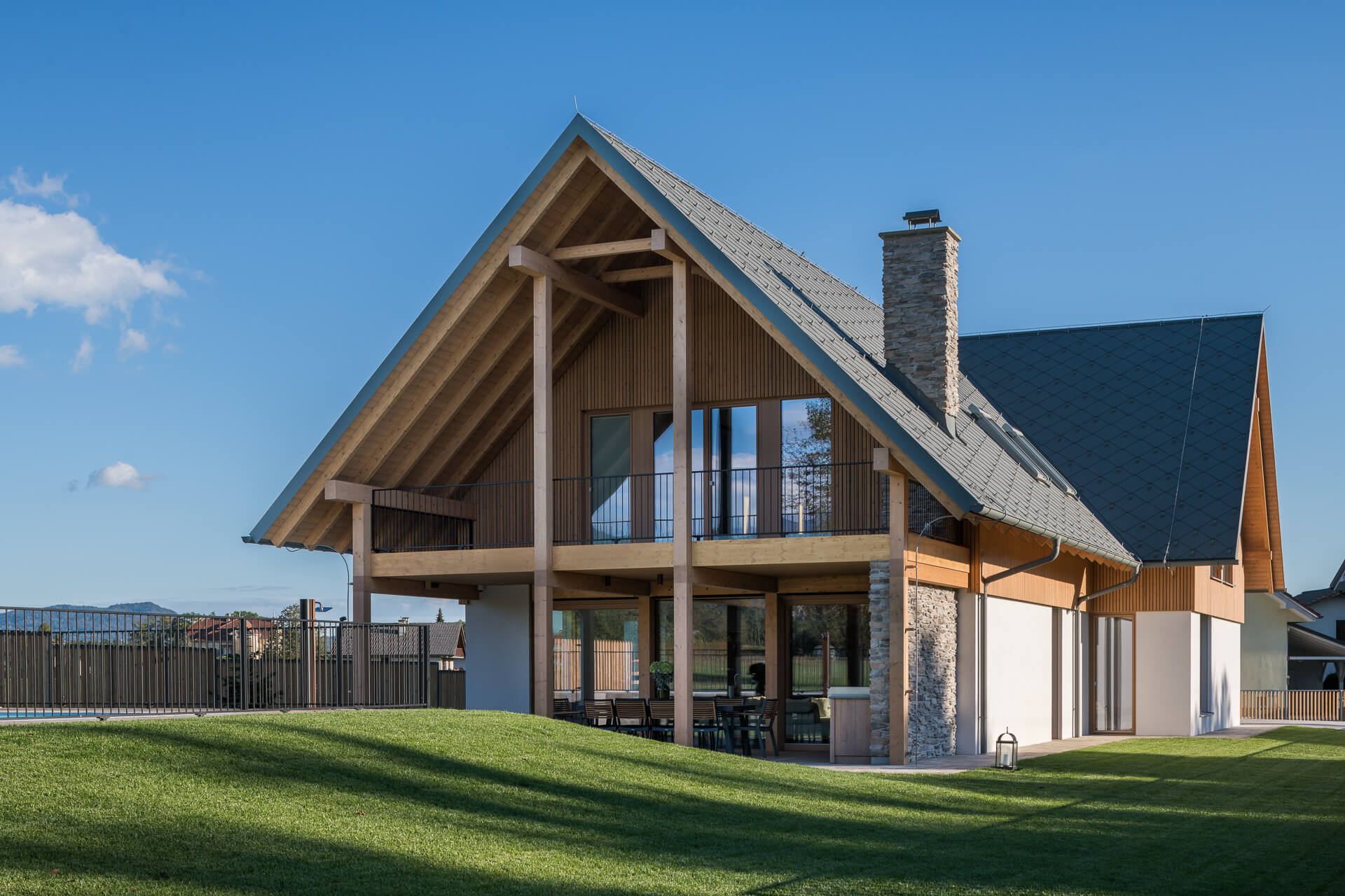 Hiša pri Kamniku: za gradnjo so ključni pravi materiali in dobra podpora