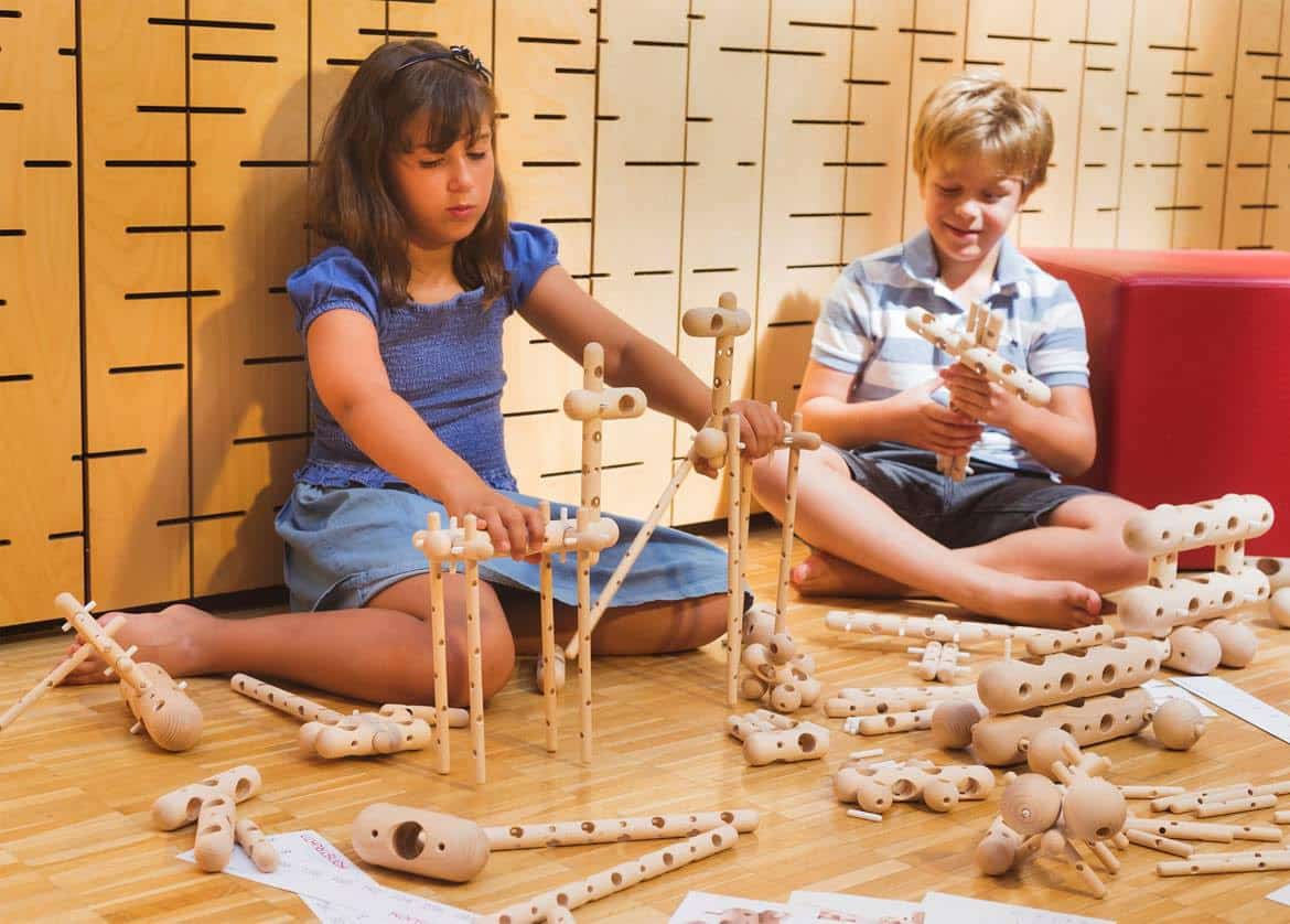 Konstrukta: lesena didaktična igrača po 45 letih od zasnove končno na trgu