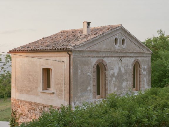 Klasična italijanska vila s sodobno notranjostjo