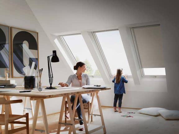 Naj kombinacija več strešnih oken osvetli vaš dom s še več dnevne svetlobe