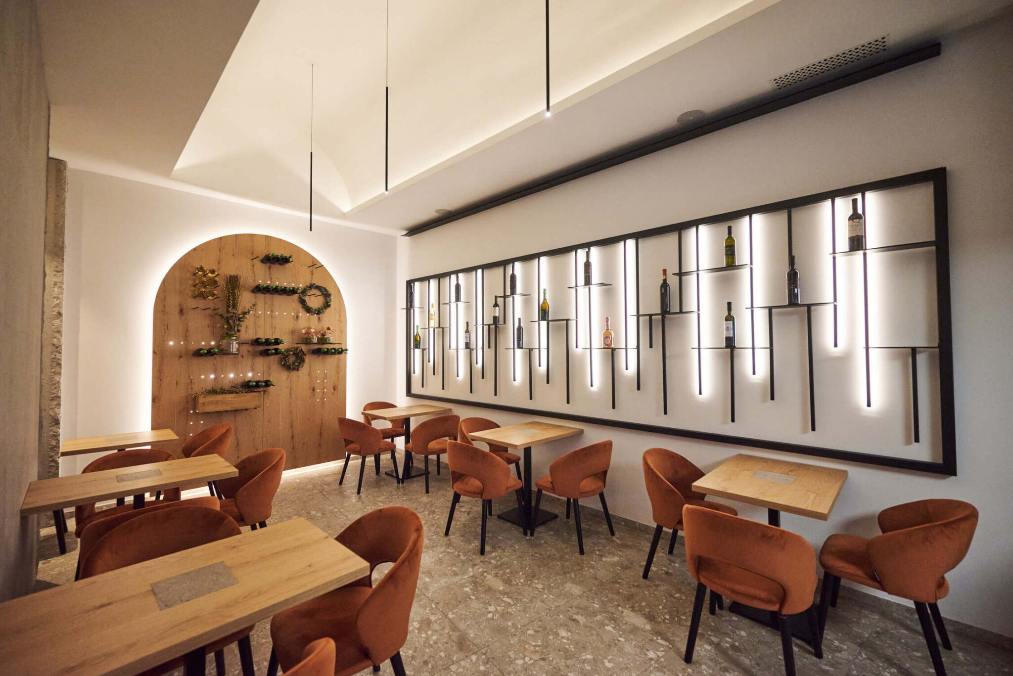 BarRiera, interjer pršuterije in bara