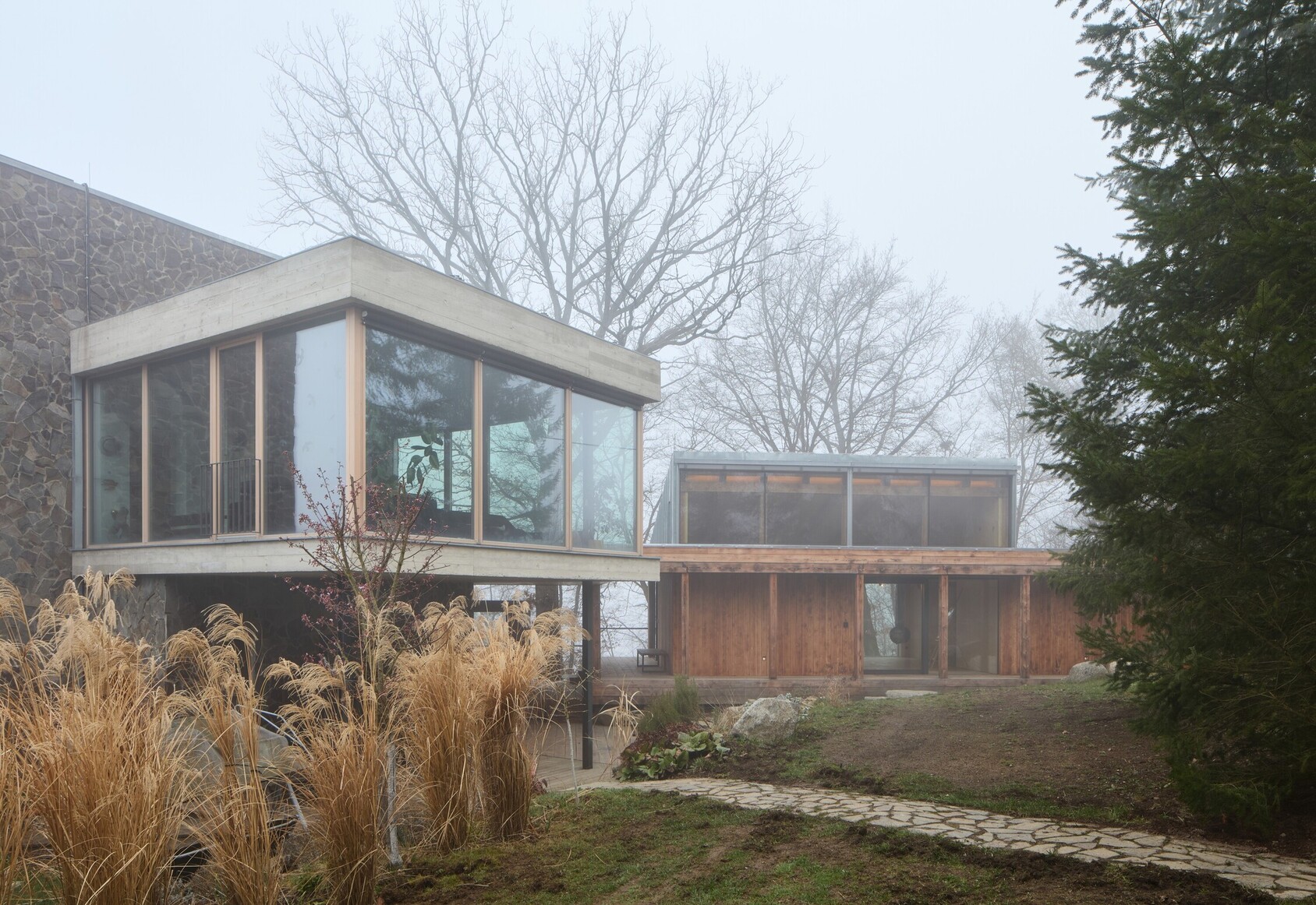 Novo poglavje družinske hiše v osrčju narave