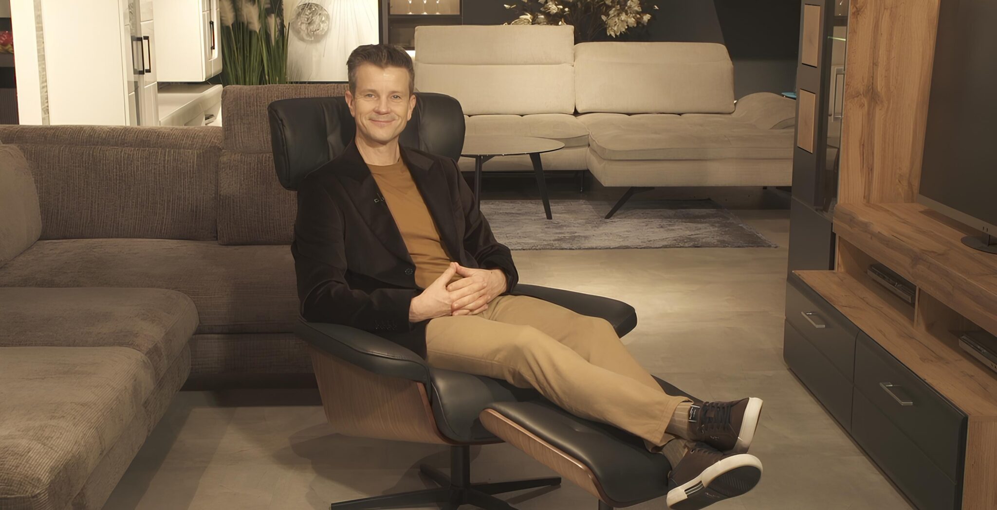 Nagradna igra Lesnina: počivalnik s podnožnikom