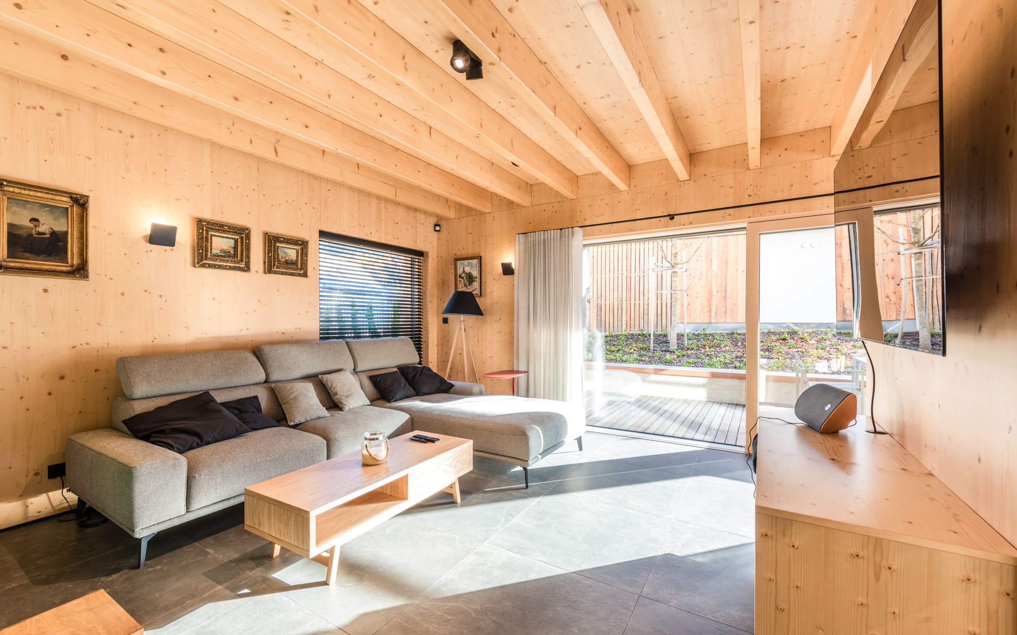 Bivalno udobje v hišah Lumar: dom, ki postane druga koža