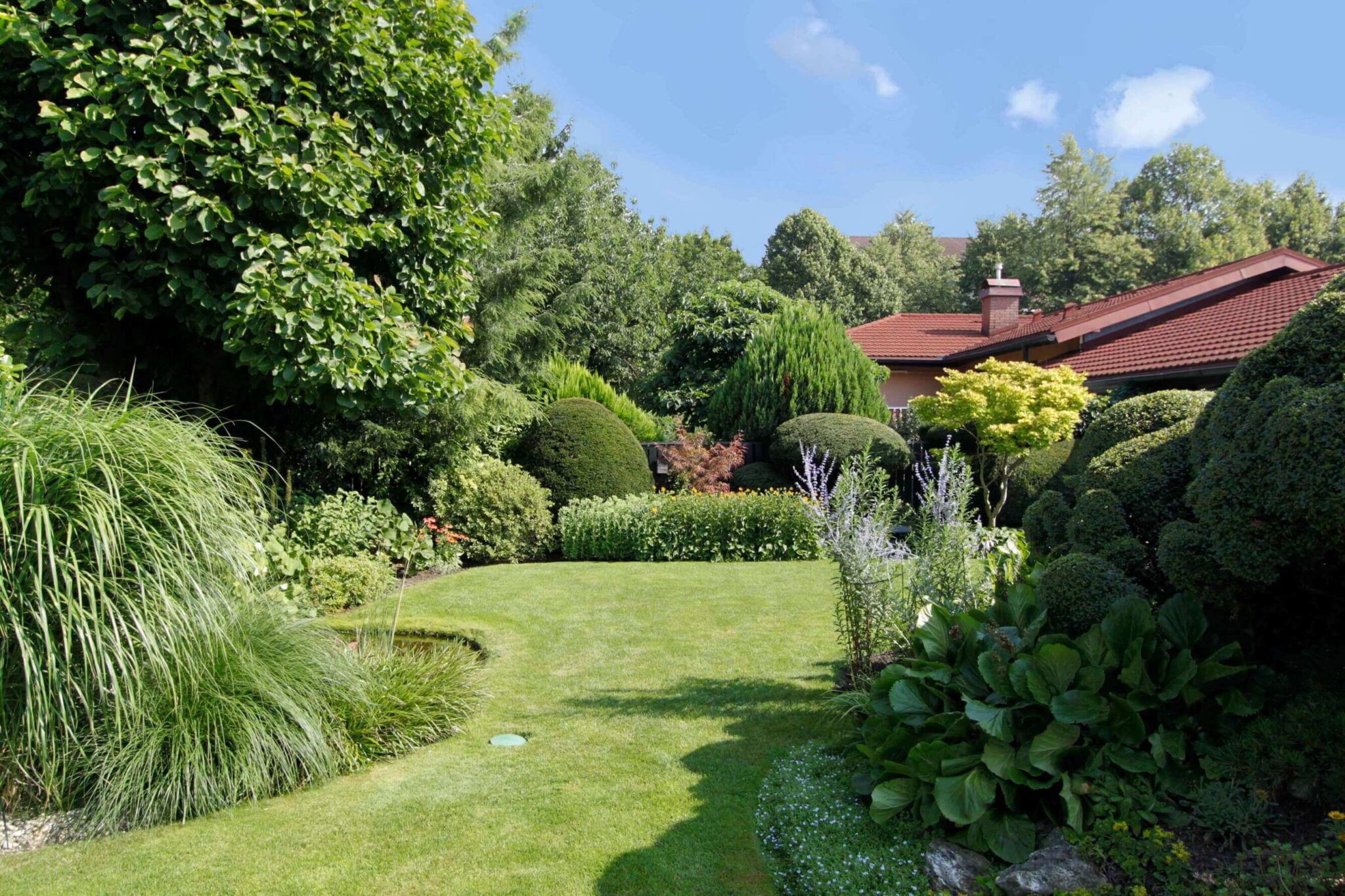 Vrt v Slovenskih Konjicah se z lepoto dotakne tudi src mimoidočih