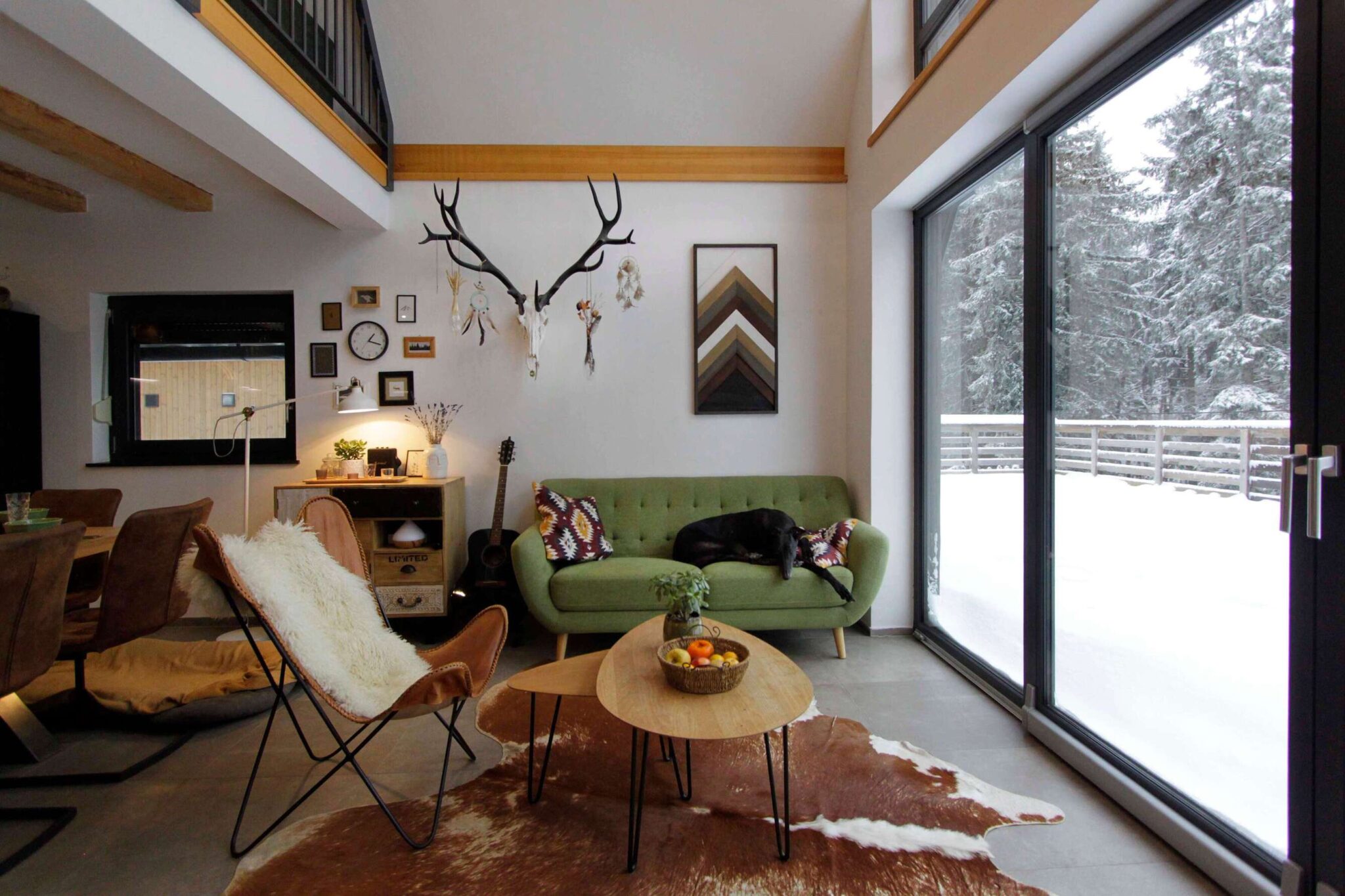 Korijeva zgodba: od zadimljene počitniške hiške do črne lepotice