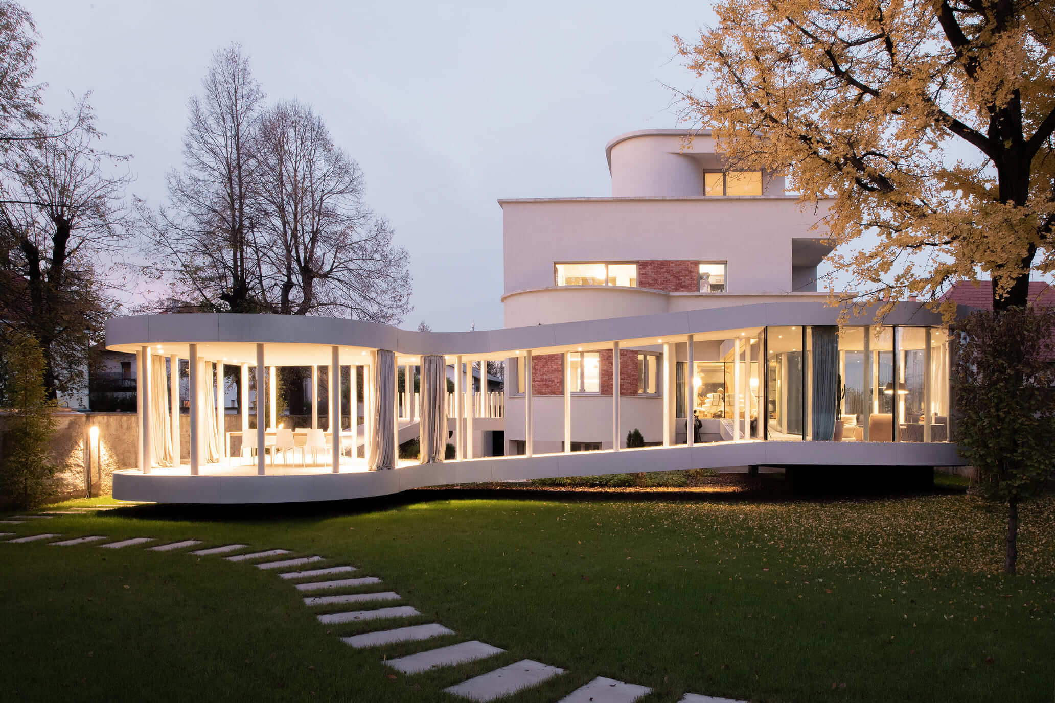 Dialog preteklosti in sedanjosti v predmestju Ljubljane