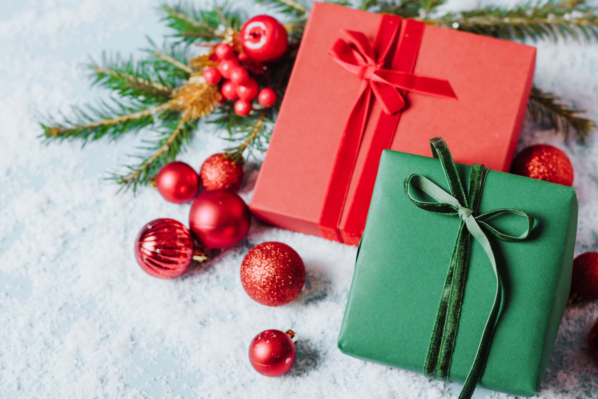 Kaj podariti za praznike? Idealna so praktična darila!