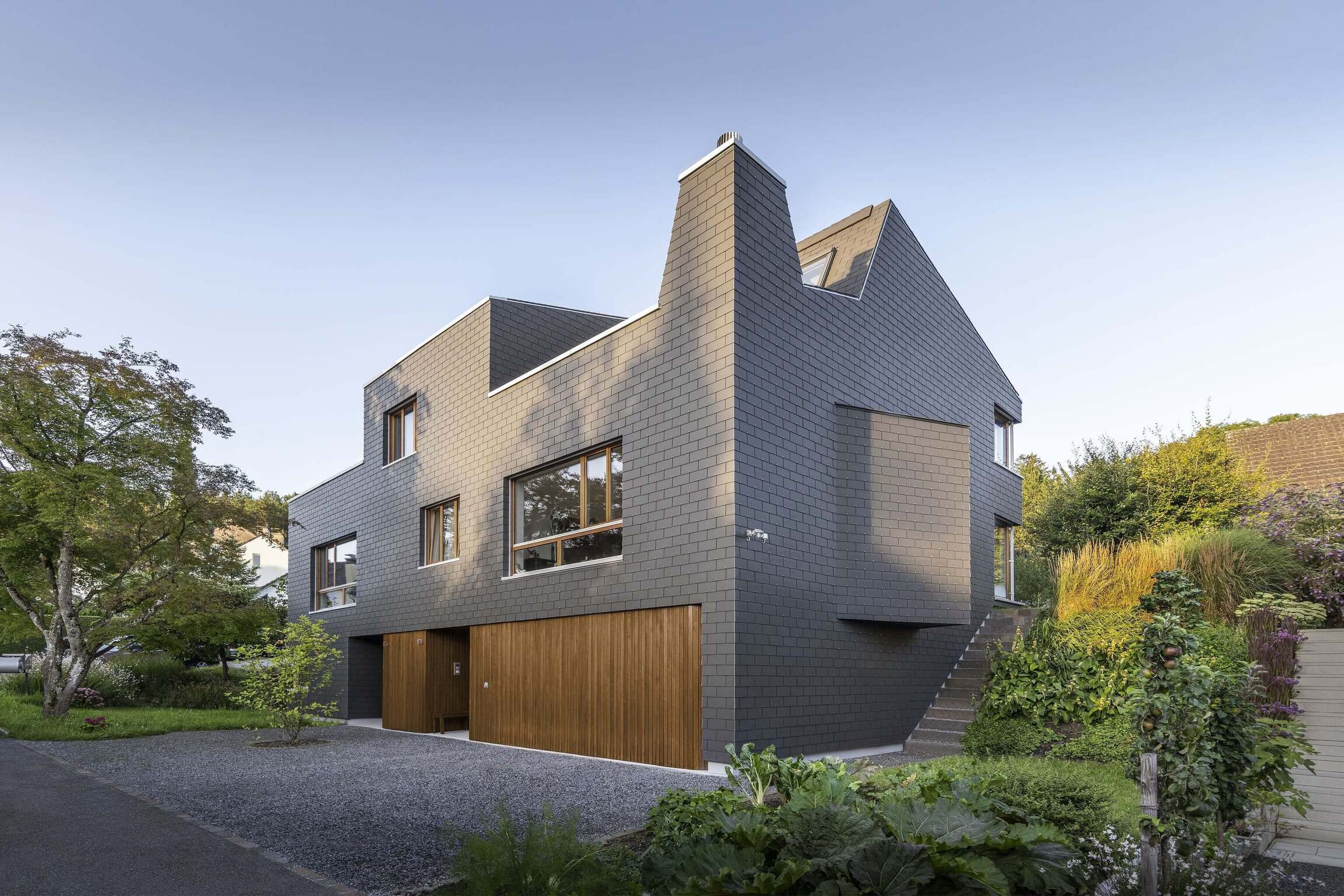 Arhitektura kontinuitete: sodobna prenova hiše v Švici