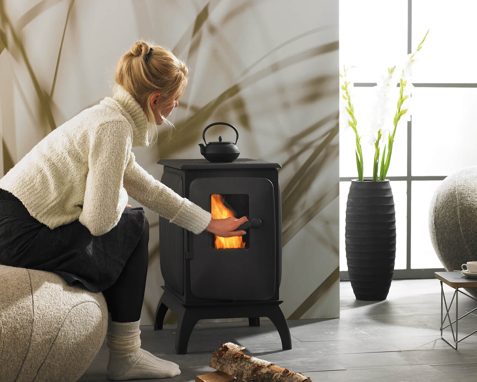 Kaminska peč IRON DOG: popolna kombinacija topline, dizajna in zvestobe