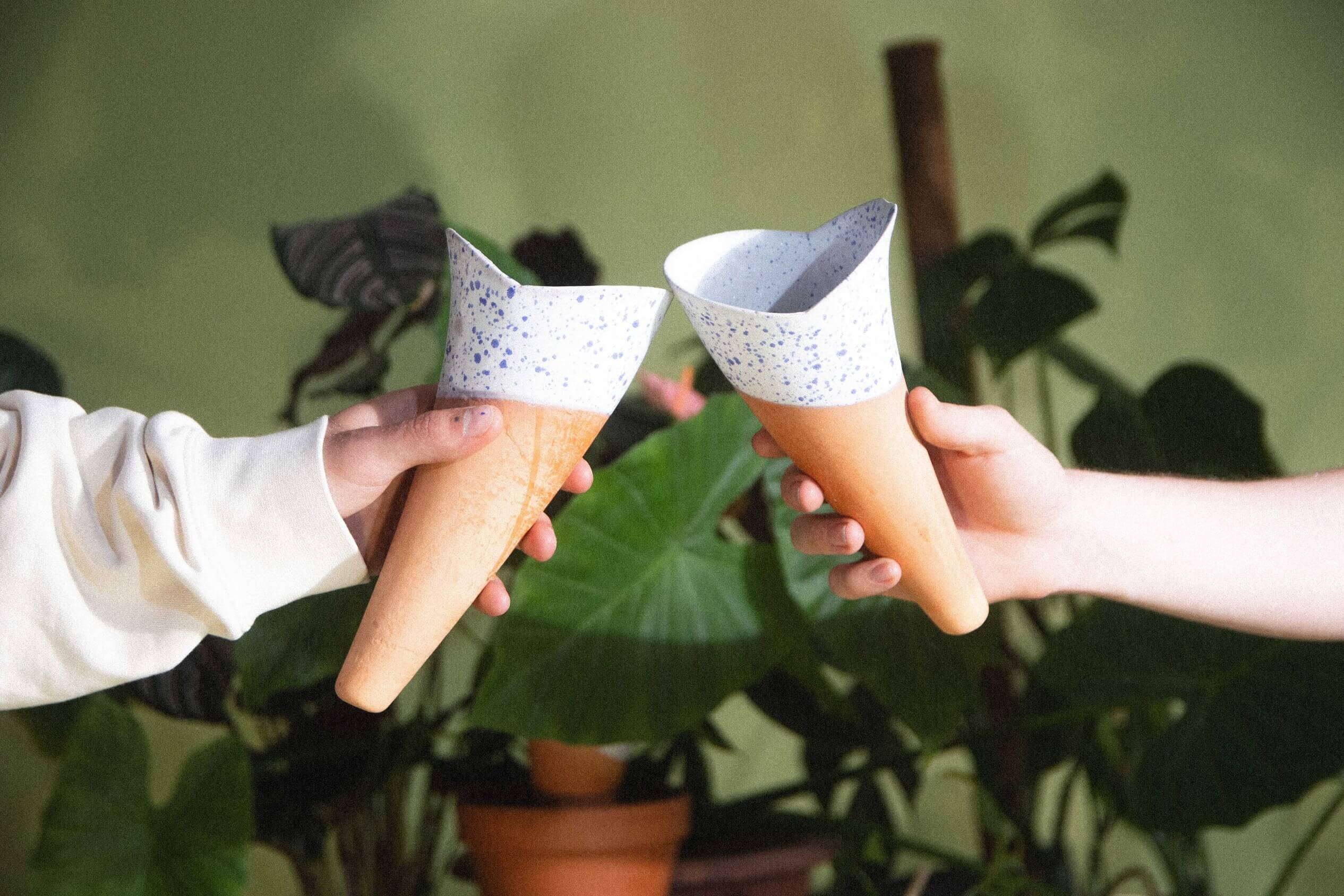 Vuvu Design: glinene posode, ki skrbijo za vaše notranje rastline