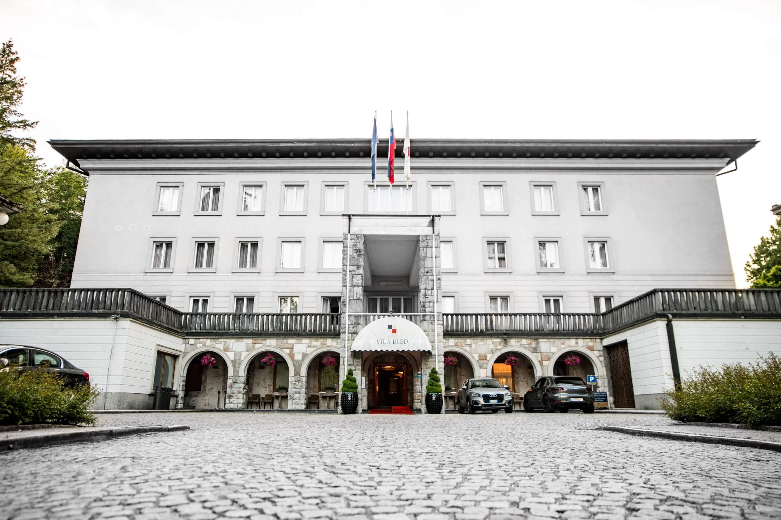 Vila Bled: najprej dvorec, potem vila in zdaj hotel