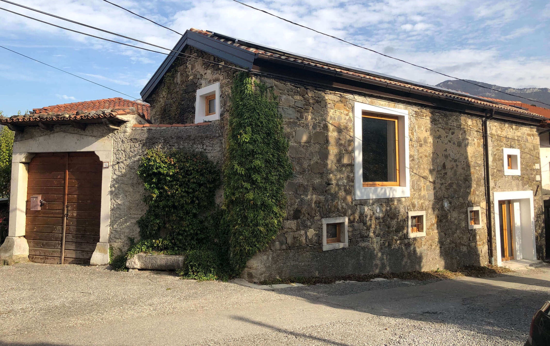 Domačija Podraga 18: Dom, ki še vedno nastaja