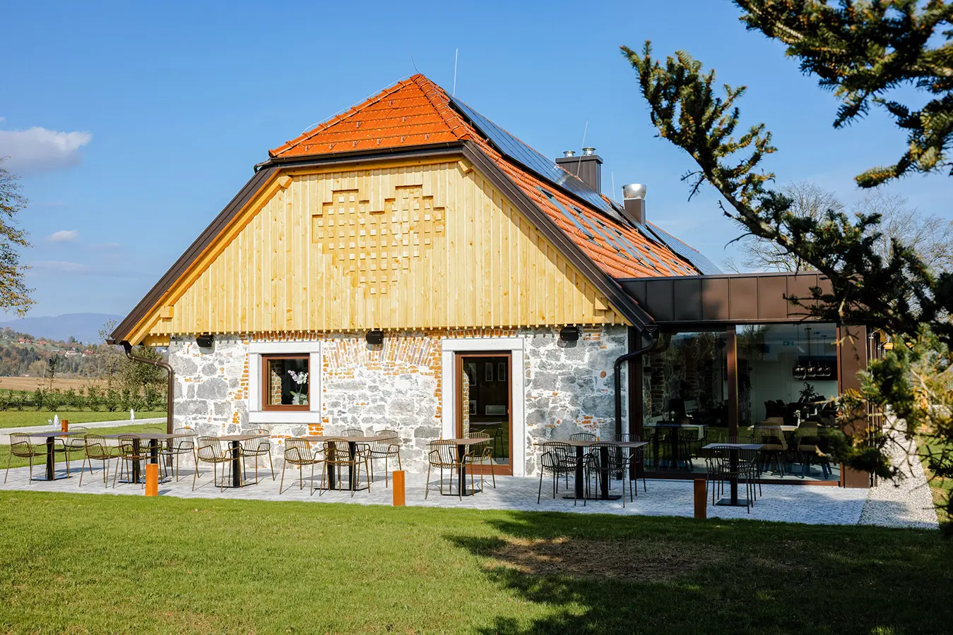 Nekdanji dvorec Krasinec je zaživel v novi podobi